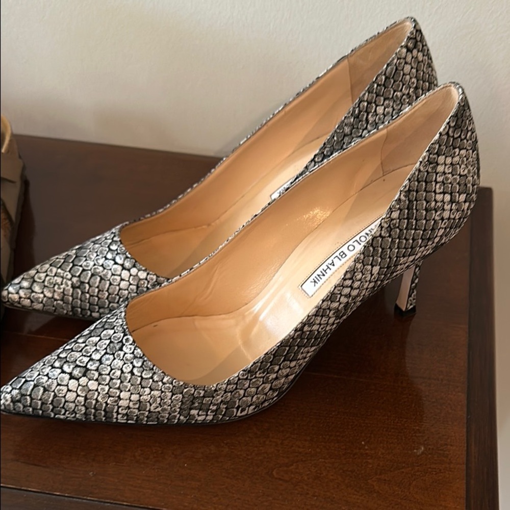 Manolo Blahnik Black and White Heels with Snakeskin Pattern